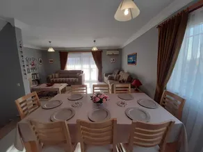 Full house, sleeps 10, own pool - Image 4