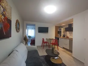 Beautiful apartment with terrace and private parking - Image 5