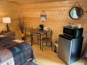 Cozy One Bedroom Glamping Cabin for Two Adults - Image 5