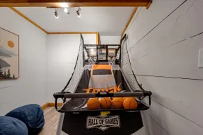 Family Friendly-Game Room-Cozy - Image 3