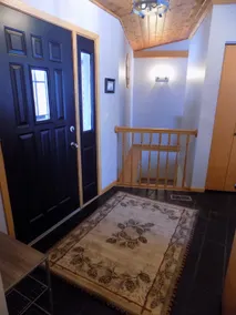 Belle retraite de 4 BDRM sur le lac Loon avec sauna et rivage sablonneux! - Image 4