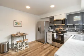 The Spacious Kinnick Retreat | 3 BR - Image 4