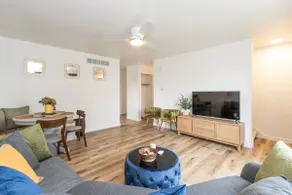 The Spacious Kinnick Retreat | 3 BR - Image 3