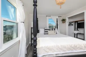 Post 12 Beach House | Sleeps 6 | Parking - Image 4