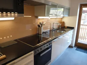 Lake View Apartment - Image 4