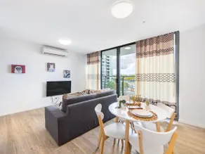 Simply stunning Riverside 1BR apt at Hamilton - Image 2