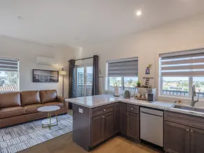 Ocean Breeze - Cozy Studio in Mid Seaside - Image 5