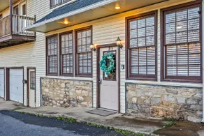 Dog-Friendly Downtown Studio — Walk to Park&Shops - Image 5