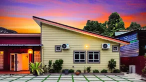 Hidden 5BR Cottage House Retreats (Free Parking) - Image 3