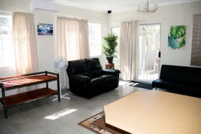 Bateleur Self-Catering - Image 2