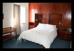 Bateleur Self-Catering - Image 4