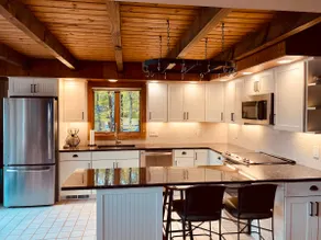 Three Little Birds Lake House - Image 3