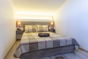 Fine House - Image 5