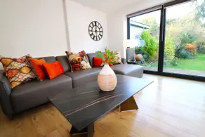 Hutchcomb Villa, 4 Bed Luxury House,Oxford+Parking - Image 4