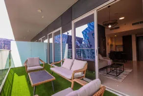 Spectacular 2BR Canal Views - Image 5