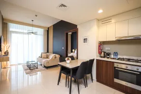 Spectacular 2BR Canal Views - Image 3