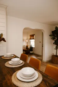Modern, Clean and Near Everything! - Image 4