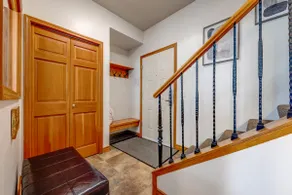 Central 2BR with Prime Amenities - Image 3