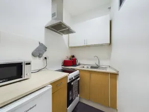 NEW Cosy Hidden AC | Central Old Town - Image 2