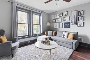 7BR house, 19 ppl |DT Windsor| W/D + Free Parking - Image 4