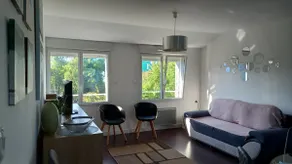 With garden and close to tourist sites - Image 2