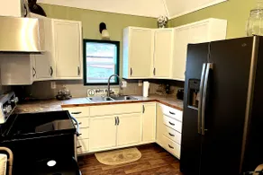 Cabin 17 | The Redbud | Amazing Lake View - Image 4