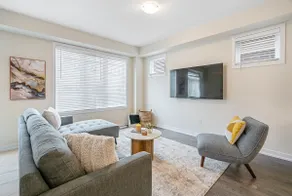 15 Min to Niagara Falls. Sleeps 6. Office. 3 BR - Image 2