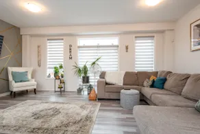 Spacious Chic 3BR Woodstock Upper Unit | Sleeps 6 - Image 3