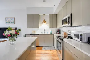 Downtown Boho Loft on Broughton St| Bikes Included - Image 4
