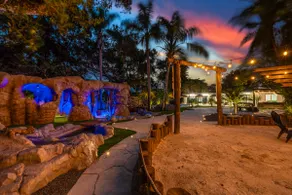 Miami's Exclusive Lagoon Villa - Image 5