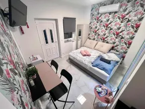 Origo Apartment Green - Image 4