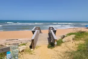 The Blue Dolphin Beach Cottage Steps from Beach - Image 2
