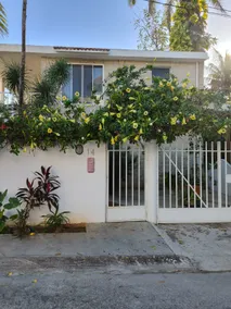 2nd Floor 1 minute to beach - Image 3