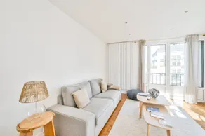 Sunny terrace apartment - Metro L1 1 min away - Image 5