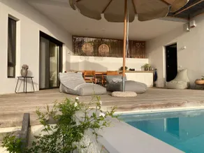 Seaview splendor & private Pool - Image 2