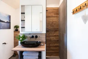 Exklusives Design-Apartment & Sauna - Image 3