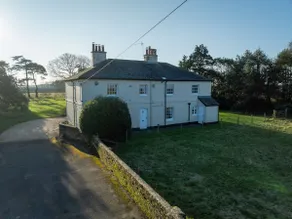Hawthorne Traditional Farmhouse - Image 3