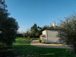 Hawthorne Traditional Farmhouse - Image 5