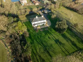 Hawthorne Traditional Farmhouse - Image 4