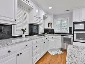 3 Bedroom 2 Bath Cozy & Private Home - Image 3