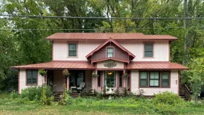 Rose Cottage-Early 1900 Home - Image 3