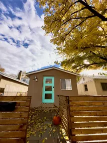 Modern desert vibes @ ABQ Zoo - tiny home, big fun - Image 3