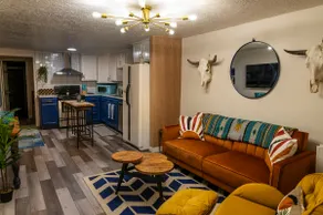Modern desert vibes @ ABQ Zoo - tiny home, big fun - Image 5