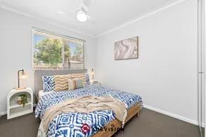 Holiday Home with Swimming Pool in Rockingham - Image 3