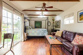 Hollyhock Vineyard's Cute Cottage - Image 4