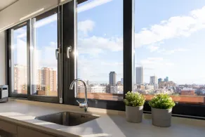 A bright apartment in Madrid - Image 5