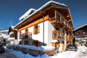 Beautiful 2 bedroom apartment in the heart of Megève - Image 2