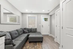 Quaint City flat+Urban Oasis+NearCapitol Hill+PRKG - Image 4