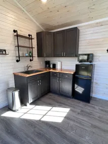 Rockwall Cabin by the Pond - Image 3