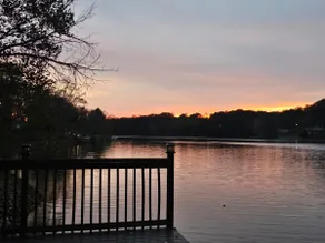 Cozy Private Lakehouse - Image 3